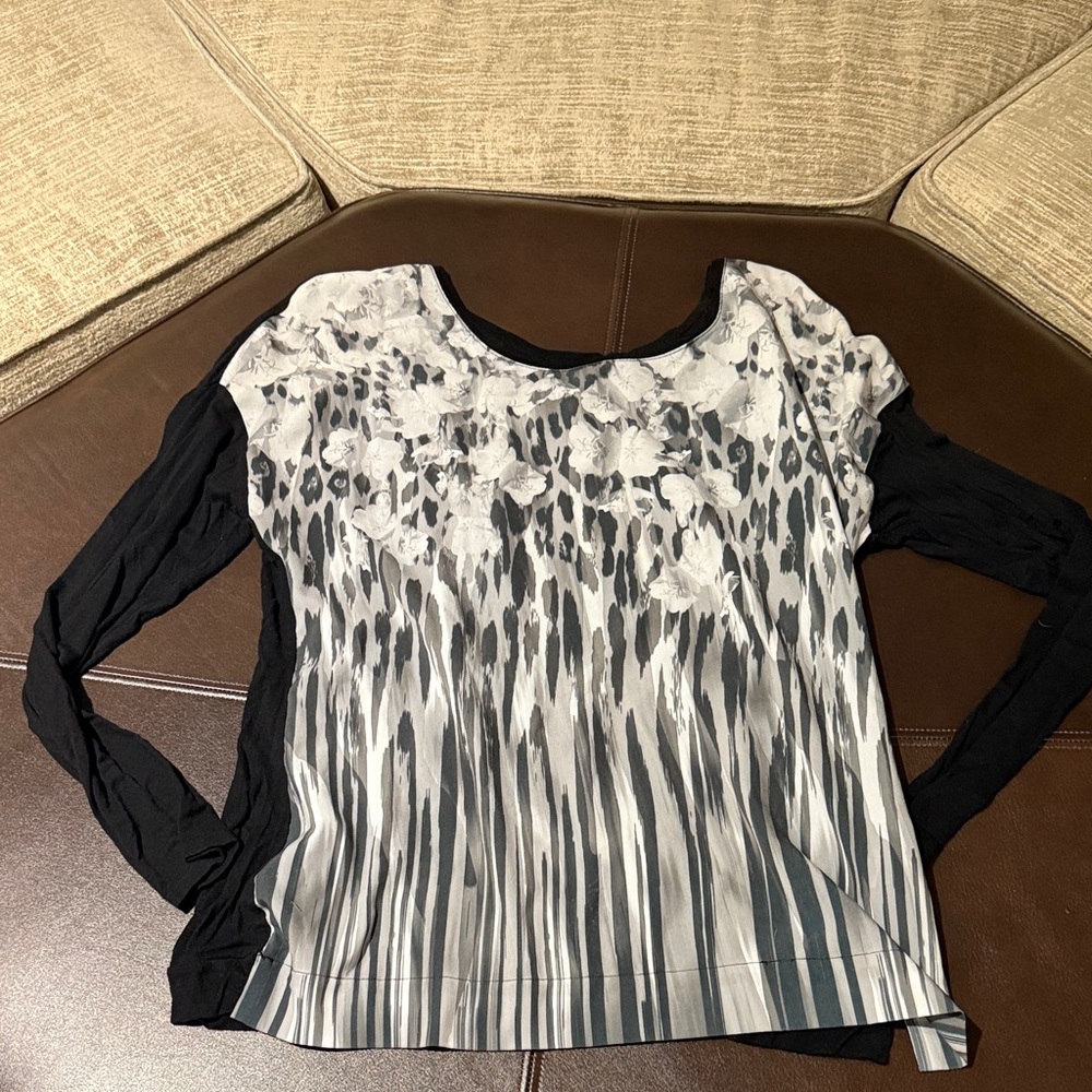 Apt. 9 Black and Gray Long Sleeve Top